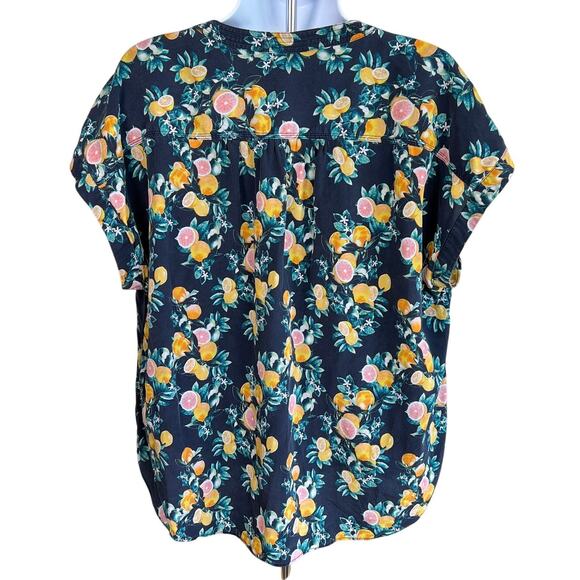 Banana Republic Womens‎ Lemon Print Washable Silk Top Size M Whimsical Work - Picture 2 of 6